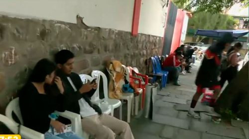 “Gracias a Dios”: hincha se arrodilló tras conseguir entradas para Bolivia Vs Panamá