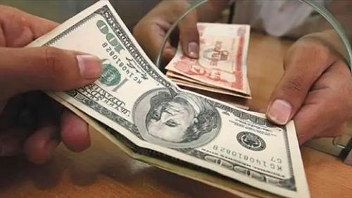 Dólar paralelo registra leve alza en Bolivia este viernes