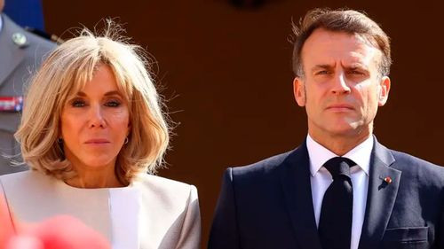 Macron demandan a Candace Owens por difamación en EE.UU. tras afirmar que Brigitte nació hombre