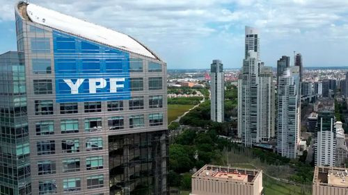 EEUU ordena a Argentina ceder su control mayoritario en YPF tras fallo millonario