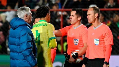Brasil denuncia &quot;anti fútbol&quot; en La Paz tras derrota ante Bolivia
