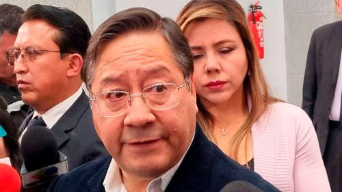 Arce afirma que se defenderá ante denuncia por supuesto abandono familiar