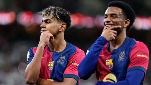 El Rayo busca a los niños que no recibieron camisetas del Barça para entregárselas
