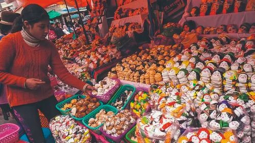 Familias preparan mesas de Todos Santos pese a alza de precios