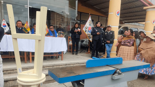 Alcaldía de El Alto entrega maquinaria y mobiliario al CEA Corea