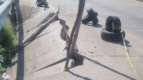 Hundimiento en avenida cruceña lleva más de un mes sin reparación