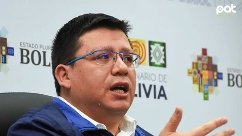 Gobierno trabaja para normalizar la provisión de combustible, según ministro de Planificación