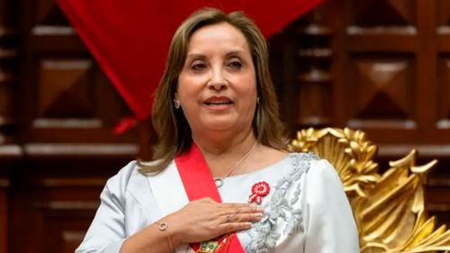 Congreso de Perú destituye a la presidenta Dina Boluarte