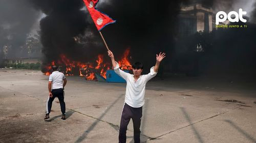 Nepal: jóvenes de la generación Z incendian el parlamento y viviendas de líderes políticos tras prohibición de redes sociales