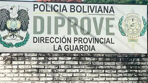 Capitán de Policía cae por liderar banda dedicada al robo de vehículos en Santa Cruz