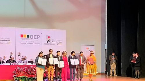 El Tribunal Supremo Electoral entrega credenciales a las nuevas autoridades en La Paz