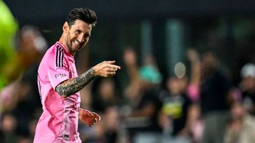 Messi marca un gol histórico  ante Oporto y sigue agrandando  su leyenda