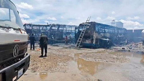 Incendio en taller mecánico de Oruro deja 16 personas afectadas por inhalación de humo