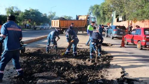 Habilitan un carril en la avenida  Beneméritos del Chaco tras  hundimiento en Cochabamba