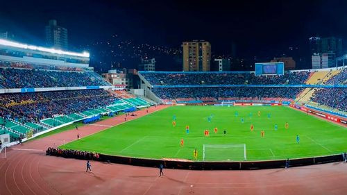 La cancha del Siles estará impecable  para el Bolívar - Atlético Mineiro