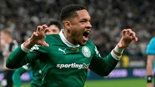 Vitor Roque renace en Palmeiras  tras paso infructuoso por Europa