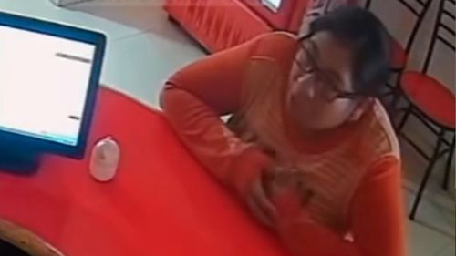Estafadora de monedas reaparece en Montero y ya suma víctimas en varias ciudades