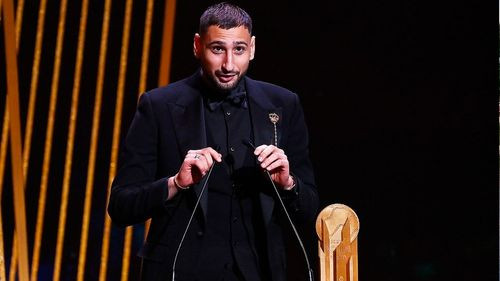 Donnarumma recibe el Trofeo Yashin 2025 al mejor arquero