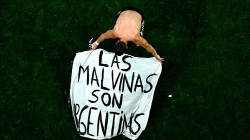 Reino Unido pide a la FIFA investigar bandera de Malvinas exhibida por Argentina