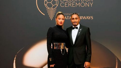 La esposa de Raphinha celebra su  quinto puesto en el Balón de Oro:  &quot;No lo olvidarán&quot;