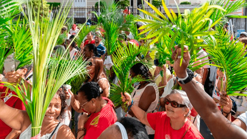 Bolivia inicia la Semana Santa con masiva fe en el Domingo de Ramos