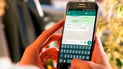 Le pidió que lo llamara al  divorciarse… y cuando pasó, entró  en pánico