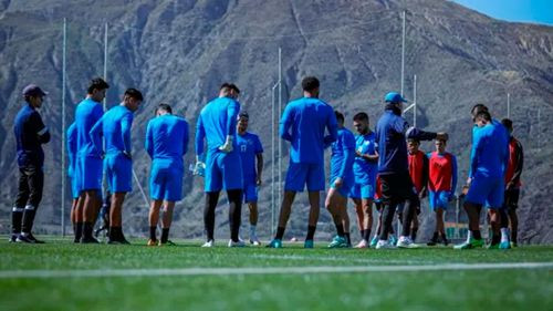 Bolívar busca acercarse al liderato  frente a Independiente en Sucre