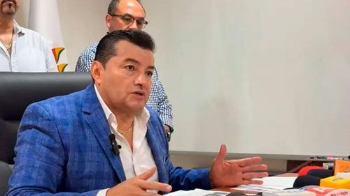 Alcalde Jhonny Fernández critica paro de trabajadores en salud y asegura que sueldos fueron pagados