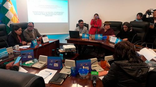 Comisión de Constitución tratará proyecto de ley sobre debate electoral obligatorio