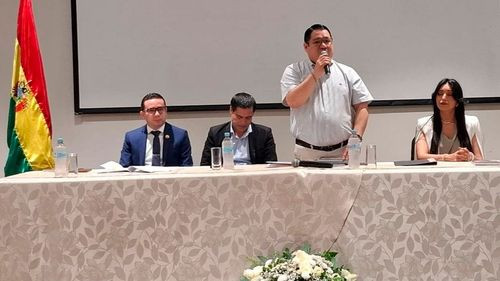 Fiscal General y notarios de Santa Cruz acuerdan fortalecer coordinación institucional