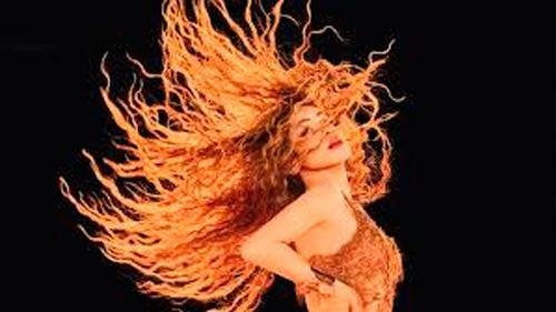 Shakira regresa a las pirámides de Giza y reafirma su reinado global