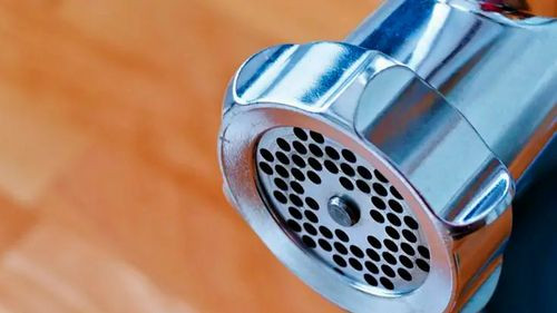 Carnicero pierde mano en accidente laboral