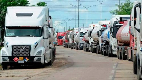Falta de diésel paraliza al 65% del transporte de exportación y frena ingreso de dólares