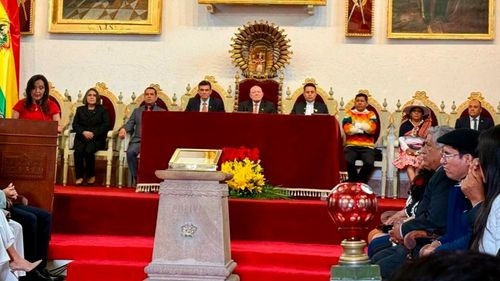 Ministerio Público resalta vocación democrática en entrega de credenciales