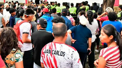 Largas filas y reclamos por entradas para el Bolivia Vs Panamá en Tarija
