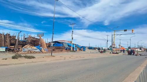 La Paz sigue cercada por cortes en Viacha, Río Seco y Calajahuira; la ABC reporta 22 bloqueos a nivel nacional