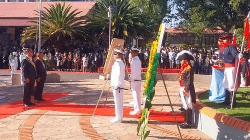 Autoridades nacionales y departamentales participan de los actos protocolares por la efeméride de cochabamba