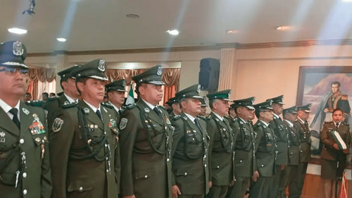Posesionan a nuevos directores y comandantes departamentales de la Policía Boliviana