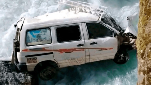  Tragedia en Quime: Buscan a bebé de 2 meses arrastrada por el río tras caída de minibús  