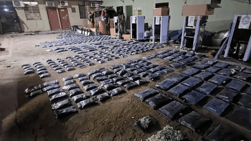 Incautan 356 kilos de marihuana en encomiendas llegadas a Viru Viru desde Estados Unidos