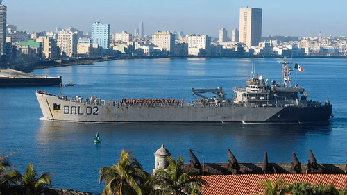 Llegan a Cuba dos barcos con ayuda humanitaria enviada por México