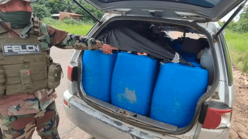 Emboscada en Yapacaní deja dos aprehendidos tras decomiso de gasolina