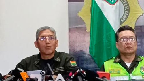 Recuperan taxi robado en San Borja y secuestran motos irregulares