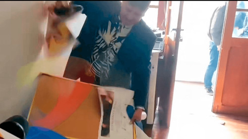 Diputado Rolando Cuellar Rompe Cuadros de Evo Morales