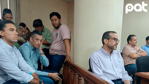Imagen de Fiscalía cierra caso Notaría a favor del gobernador Luis Fernando Camacho