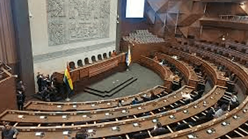 Arce critica a legisladores por bloquear créditos y anticipar campaña electoral