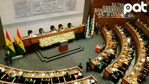 Asamblea legislativa clausura sesión y debate ley de créditos